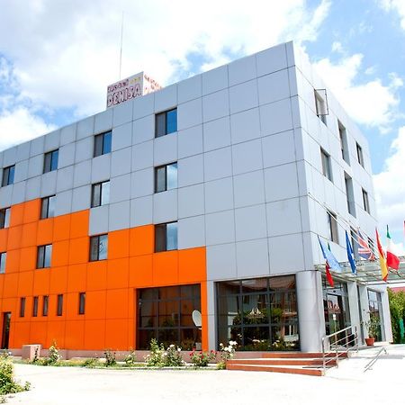 Denisa Hotel Otopeni Bagian luar foto