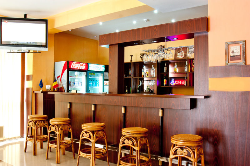 Denisa Hotel Otopeni Bagian luar foto