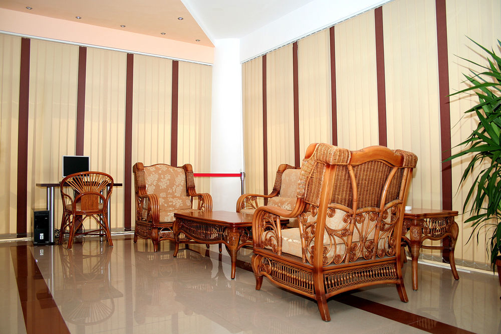 Denisa Hotel Otopeni Bagian luar foto