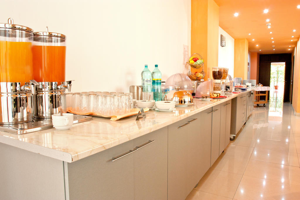 Denisa Hotel Otopeni Bagian luar foto